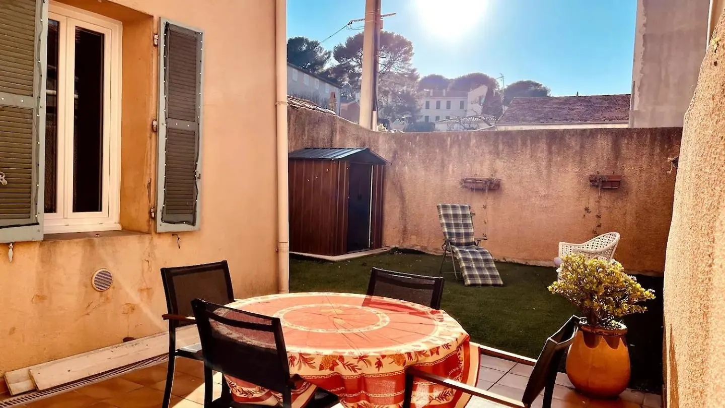 Le Patio Du Port - Appt Climatise Avec Jardin Apartment Sanary-sur-Mer 0*,