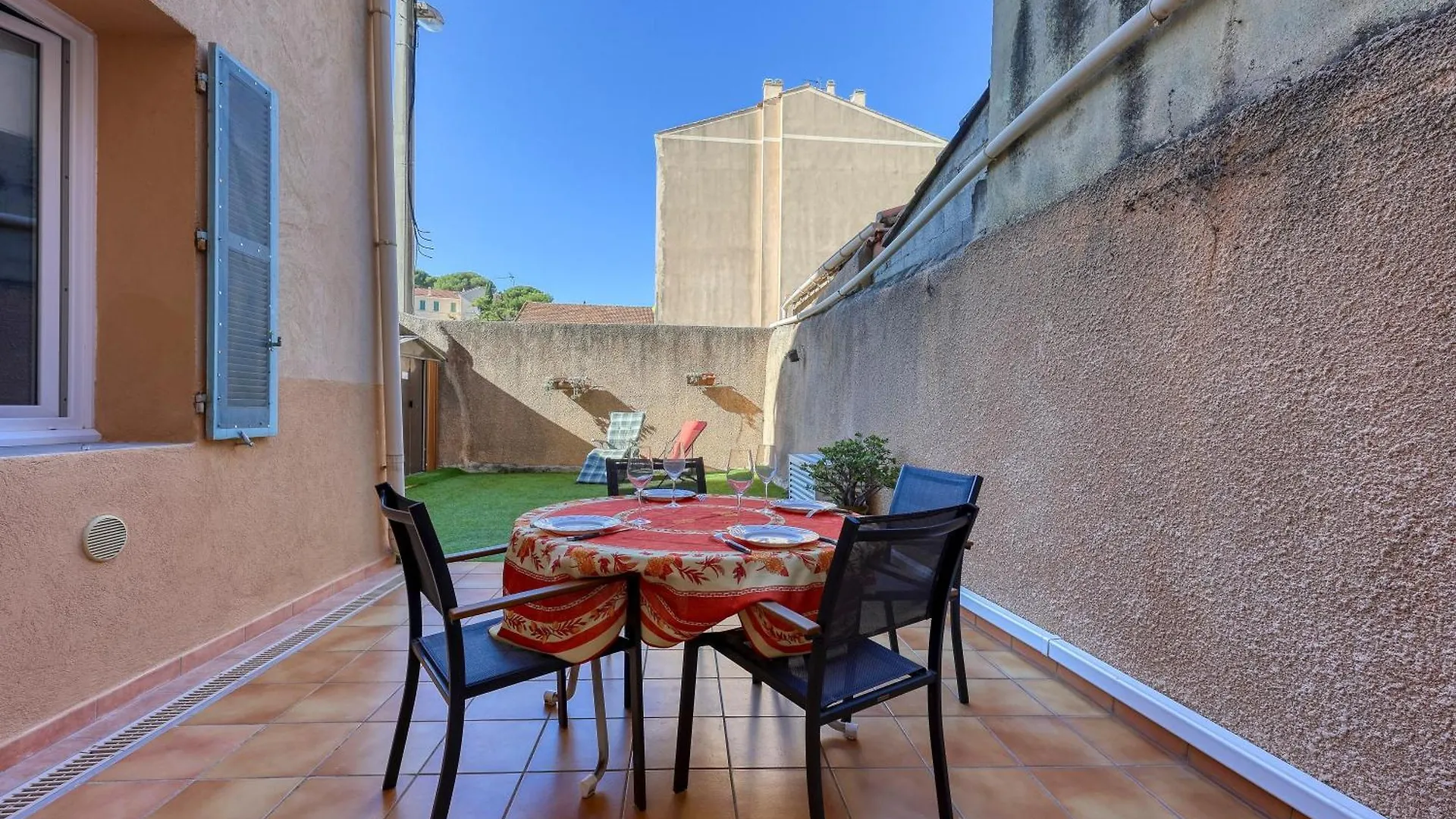 Le Patio Du Port - Appt Climatise Avec Jardin Apartment Sanary-sur-Mer 0*,  France