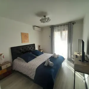 Appartement Petit Paradis Hyper Centre 3 Parking Clims Wifi Terrasse, Sanary-sur-Mer